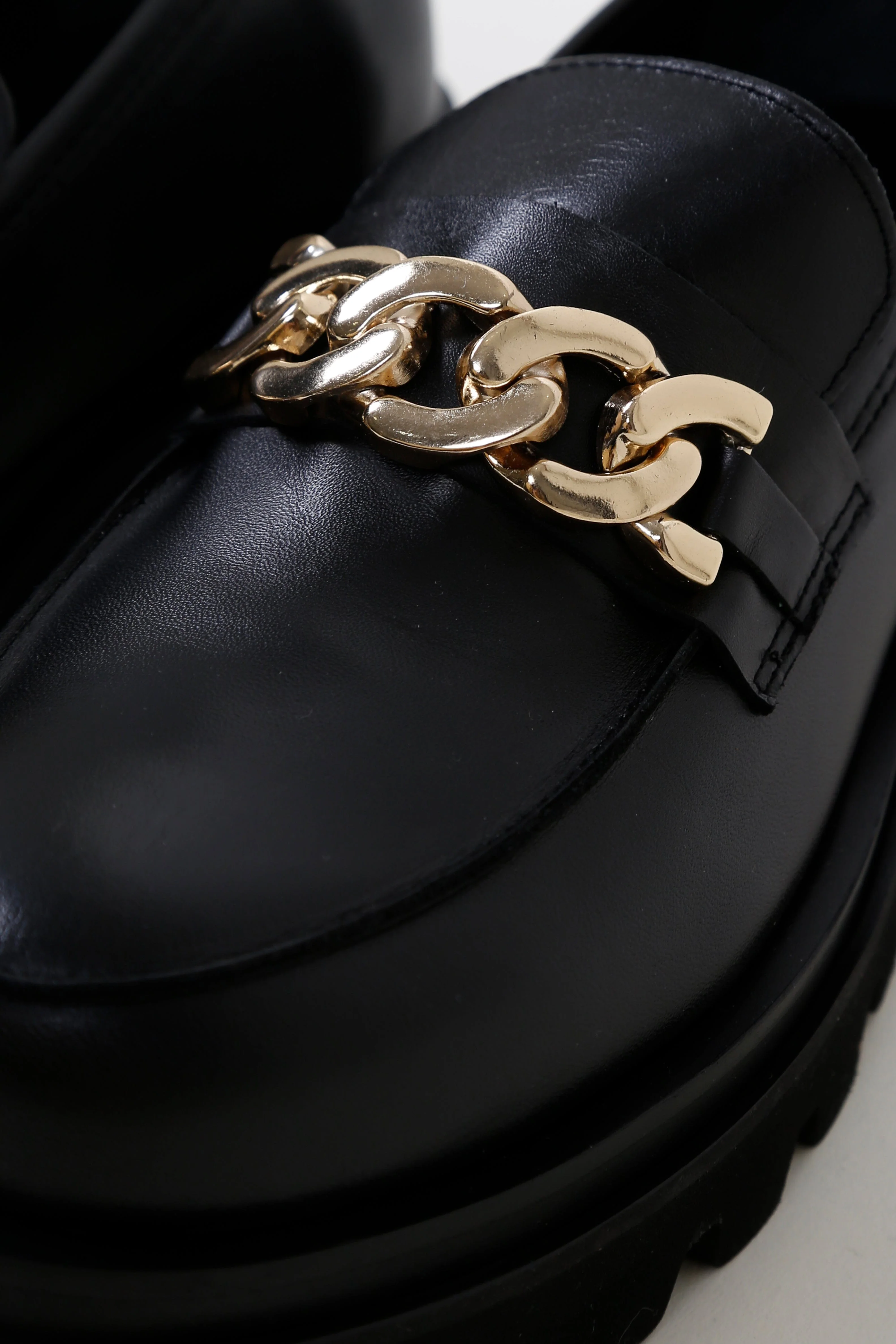 ALOHAS | Track Leather Loafer - Black - Image 4