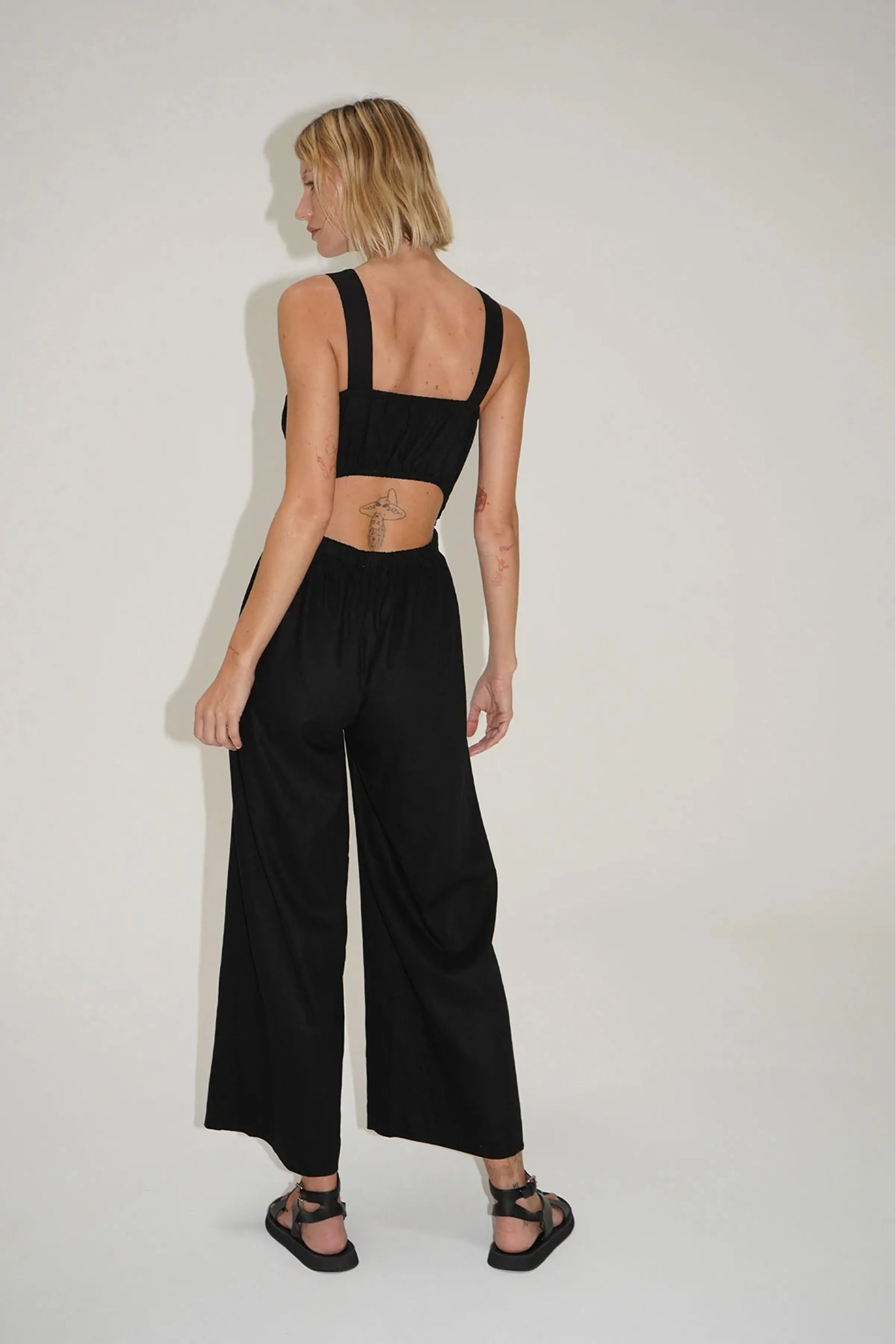 LNA | La Rosa Linen Jumpsuit - Black - Image 4