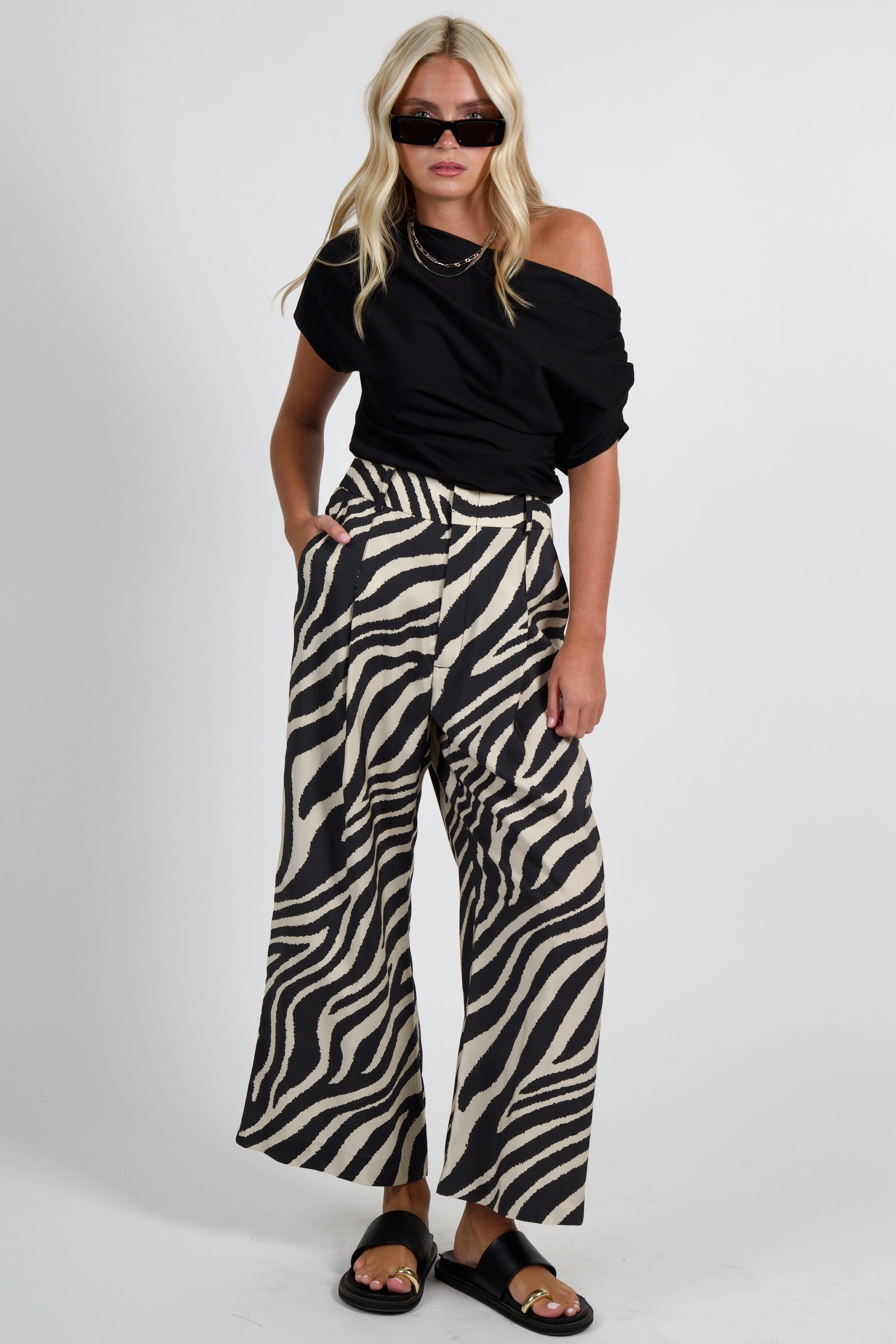 SMYTHE | Cropped Pleated Trouser -White/Black - Image 3